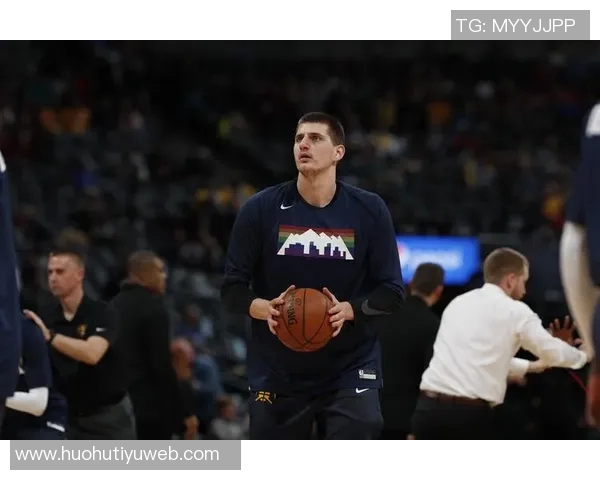 约基奇回应记者提问不满年纪话题显得低调幽默 约基奇回应记者提问不满年纪话题显得低调幽默