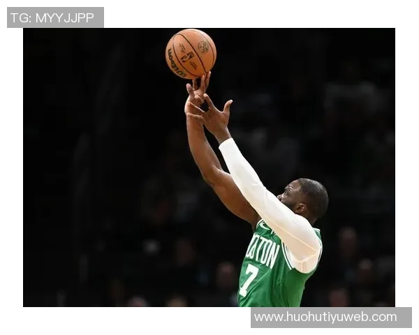 杰伦布朗半场表现低迷仅得7分罚球全中成唯一亮点